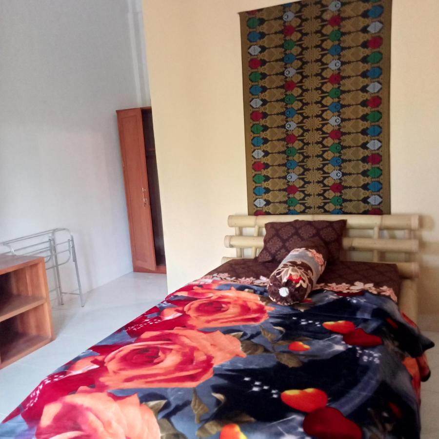 Sunrise Bukit Asam Homestay Kuta  Exteriör bild